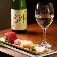 繊細な味付けの料理とこだわりの日本酒は会席にもおすすめ。