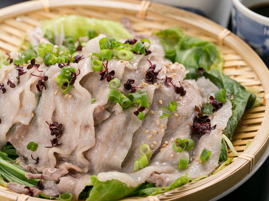 綺麗なサシが口の中で静かに溶ける「桜山豚」を使った料理