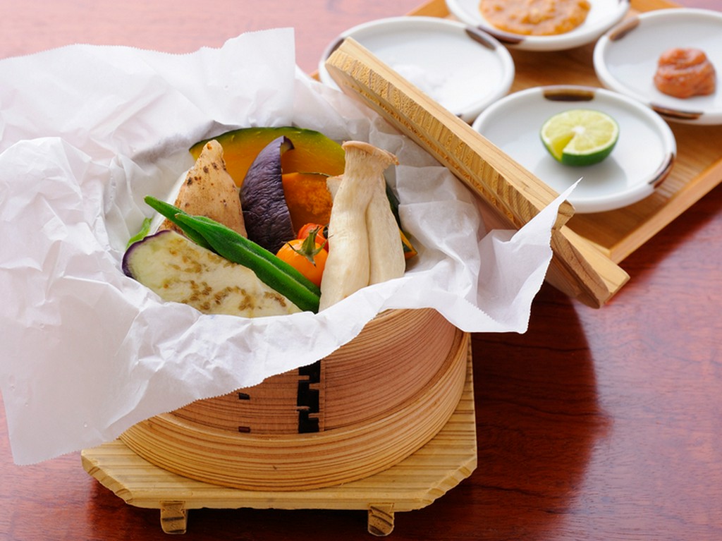 新宿すぐ近くという立地を生かし、仕事や買い物帰りに立ち寄る