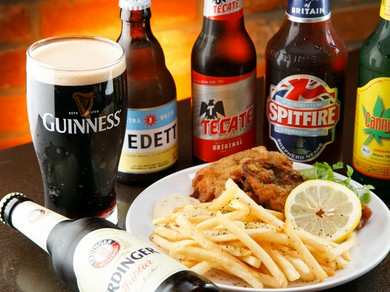 ビアホール並みの品揃え！　各国ビールと相性抜群の料理も豊富