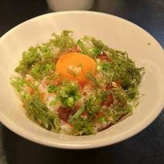 国産バラ海苔と国産ネギ乗せ　チャコールソースのTKG（卵かけご飯）　（小）