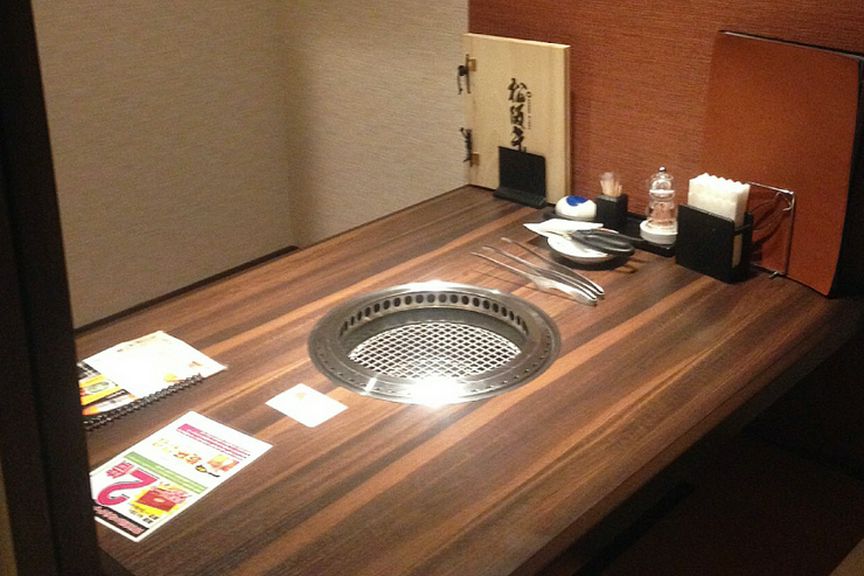 小さなお子様連れでもゆっくりと座れるお座敷席