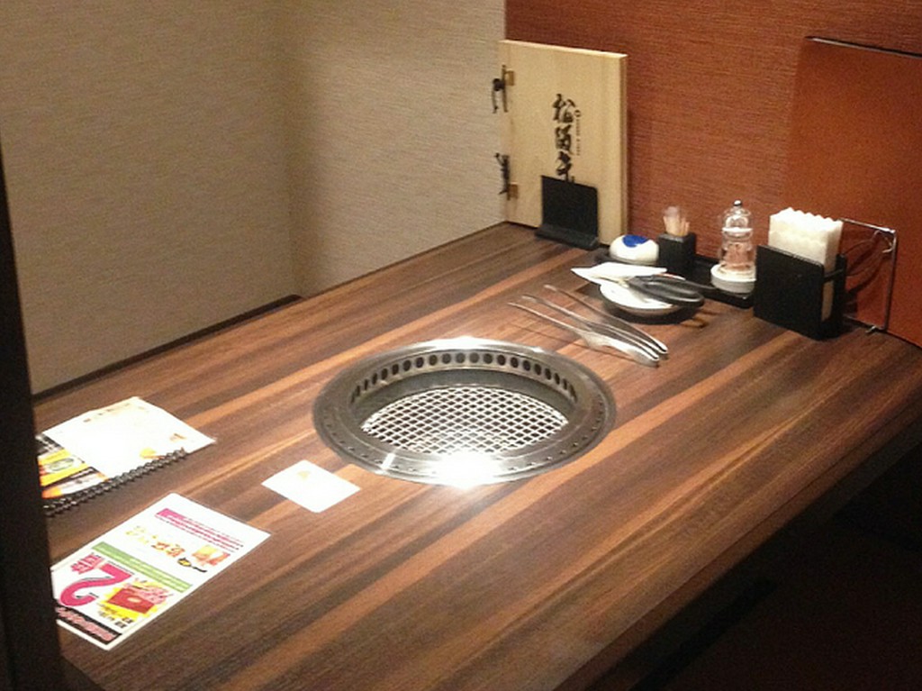 小さなお子様連れでもゆっくりと座れるお座敷席