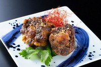 和牛テールの塩焼きです。牛一頭に一本しかとれない希少部位。高タンパクでコラーゲン、ビタミン、エラスチン、アミノ酸など美容効果の高い逸品。