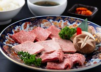 上ロース・上カルビ・イチボの3種の盛合せ。
単品でも人気のお肉が大集合！