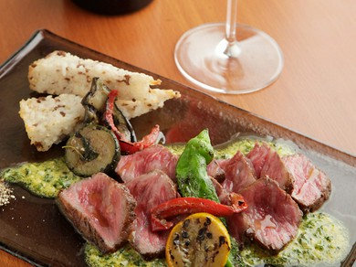 こだわりのワイン。セレクトは気軽にご相談ください