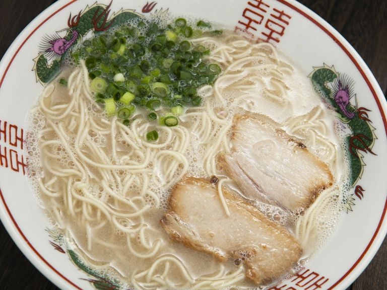 正統派の長浜の味を味わう『ラーメン』