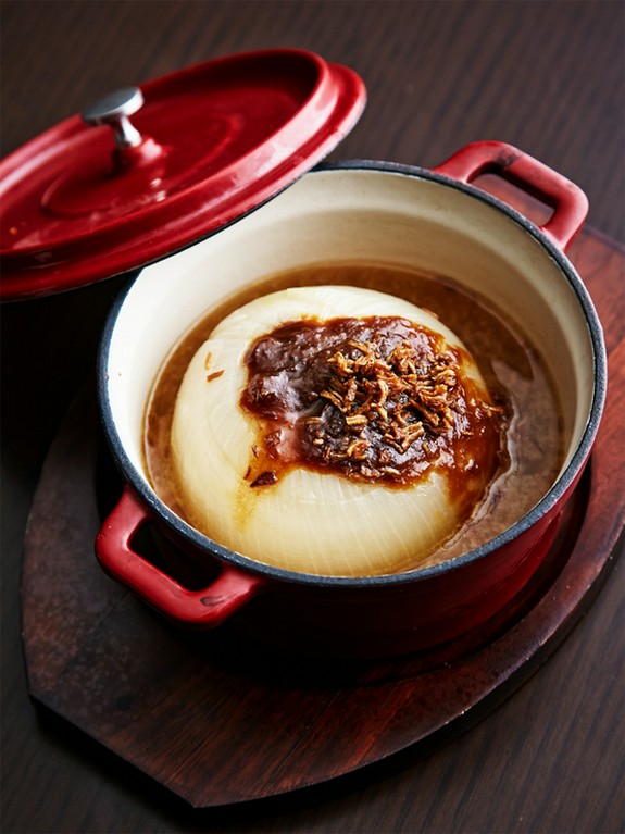 旨みが純粋に味わえる『まるごと玉ねぎ煮　味噌バターソース』