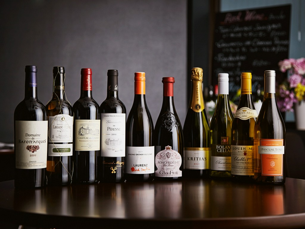 各種メニューと相性抜群！厳選ワインを豊富に揃えている