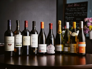 各種メニューと相性抜群！厳選ワインを豊富に揃えている