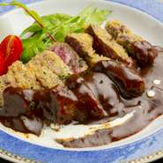 柔らかなビフカツと自家製デミグラスソースが味の決め手の一皿