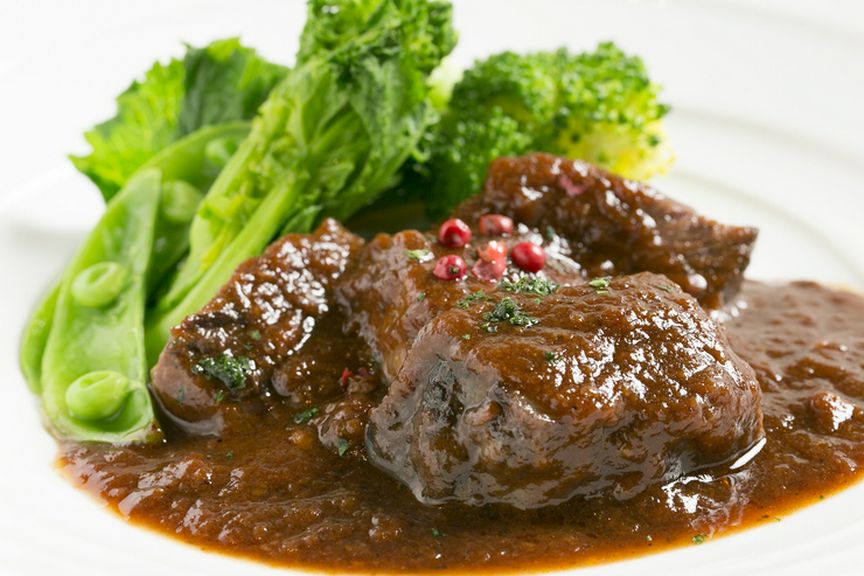 国産牛タンの赤ワイン煮込み マッシュポテト添え