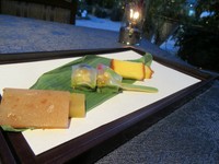 7/7土曜日までフルコースのデザートに和風なデザート提供中です!!
香りよく焦がした生麩田楽 黒蜜ソース・レモンを使用した夏カステラ・無花果とマンゴーを使った羊羹!
夏の夜空を眺めながらお召し上がりください♪