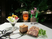 6/17までフルコースのデザート
~エスプレッソを効かしたムースにキャラメルクリームとクレームダマンドをあわせた芳香タルトレット♪
ナッツが香ばしいマーブル柄は厳しく、優しいお父様を目指します♪