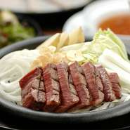 国産黒毛和牛ヘレ(フィレ）ステーキ（90g）　税込価格7500円
国産黒毛和牛ヘレ(フィレ）ステーキ（140g） 税込価格10300円  
国産黒毛和牛ヘレ(フィレ）ステーキ（190g）税込価格13100円
国産黒毛和牛ヘレ(フィレ）ステーキ（240g）税込価格15900円

*コース内容は同じです。