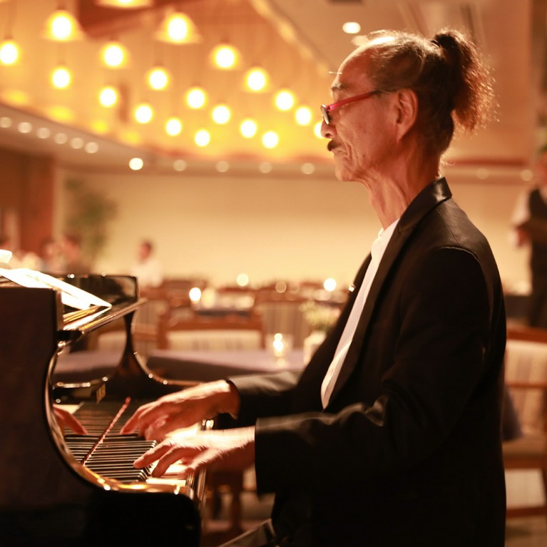 ロマンチックに生演奏!!