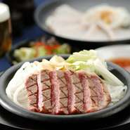 国産黒毛和牛サーロインステーキ（  90ｇ）　　税込価格7000円
国産黒毛和牛サーロインステーキ（140ｇ）　　税込価格9300円
国産黒毛和牛サーロインステーキ（190ｇ）　　税込価格11600円
国産黒毛和牛サーロインステーキ（240ｇ）　　税込価格13900円

※コース内容は同じです。