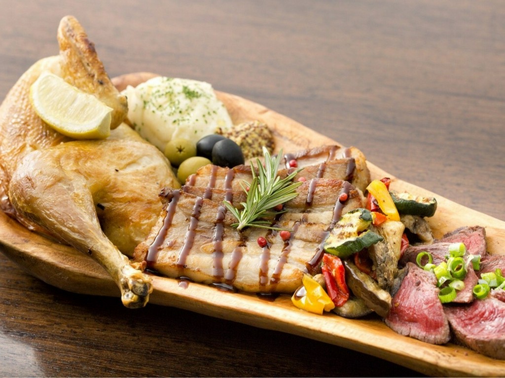 《 COREDO日本橋限定》 シェフ厳選プレミアムロティサリープレート3種盛り合わせ