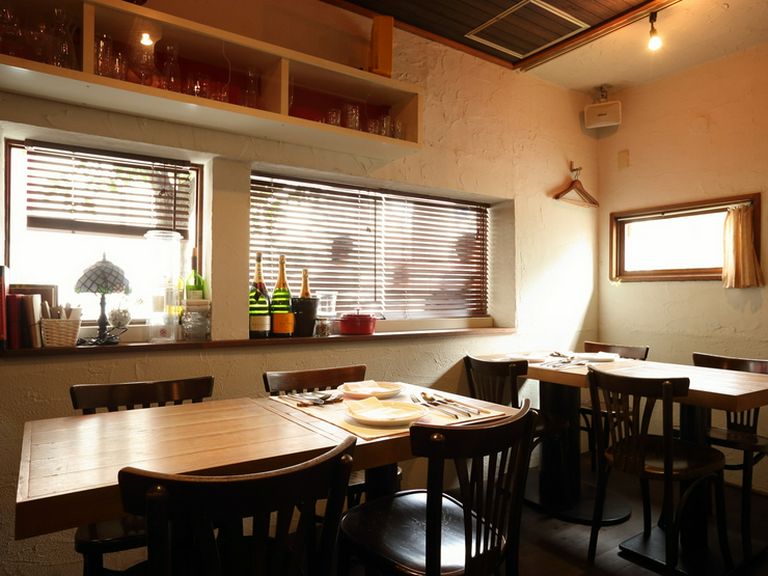 訪れた人を落ち着いた心地よい雰囲気で包み込みます。