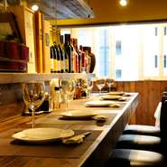 カウンター席で隣り合って食事が出来るのでカップルにもおすすめです。高級中華を味わいながら話も弾みます。本格的なお料理とお酒でとっておきの2人の時間を過ごしてみてはいかがですか。