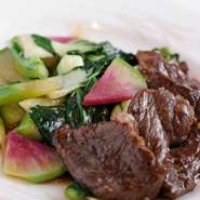 野菜は千葉県の契約農家で栽培。神戸牛ハラミとのハーモニーが絶妙のメニューです。