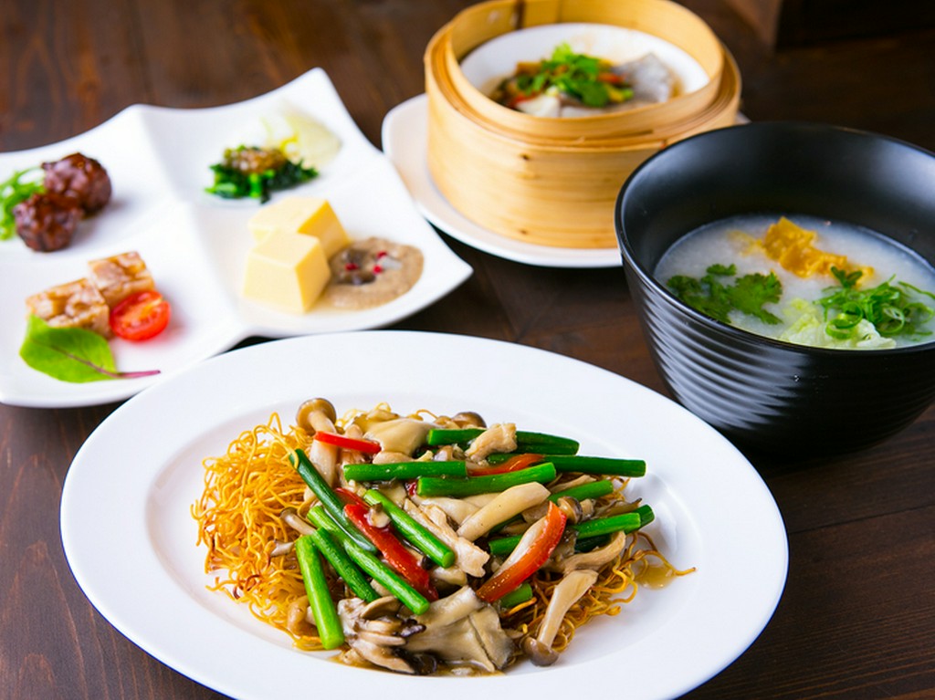 『特選ランチ（焼きそばor中国粥）』