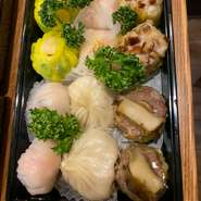 手軽に香港点心を楽しめる点心詰め合わせをご用意しました。
ぜひ、お買い求めくださいませ。
