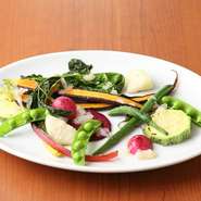 南アルプスの伏流水で育った新鮮野菜の料理が自慢です