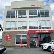 R150駿河湾沿い。店舗は1階と2階になります