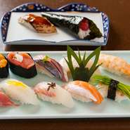 ネタが新しいだけでなく、シャリもおいしくなければ良い『鮨』とは言えません。お米の仕入れには大変気を配っています。ネタとシャリの絶妙なバランスとなった『鮨』。ぜひご賞味ください。