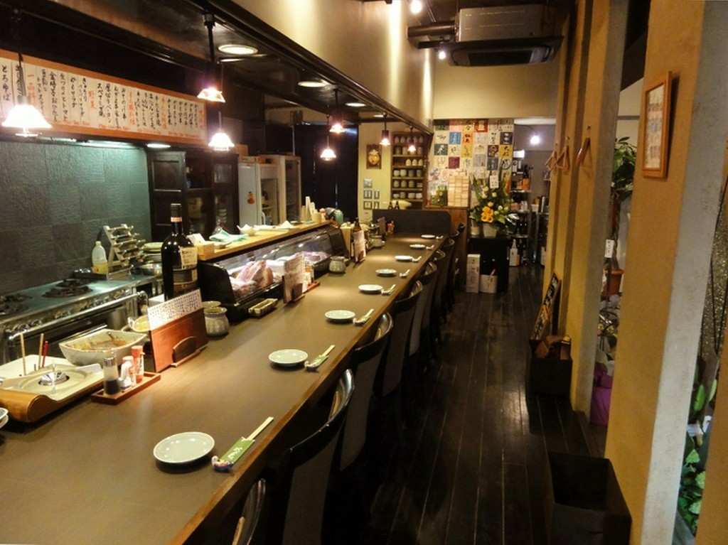 お気に入りのお酒と料理でちょっと一杯。気軽に入れるお店