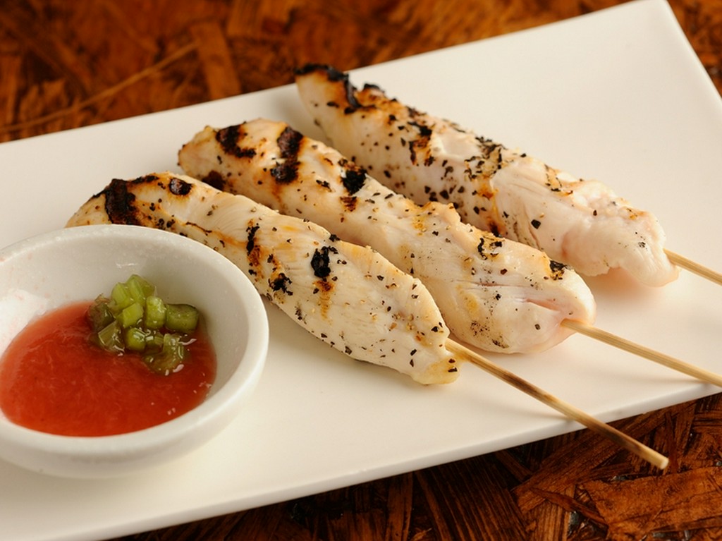 ジューシーさが残る焼き加減『ささみ串3本』