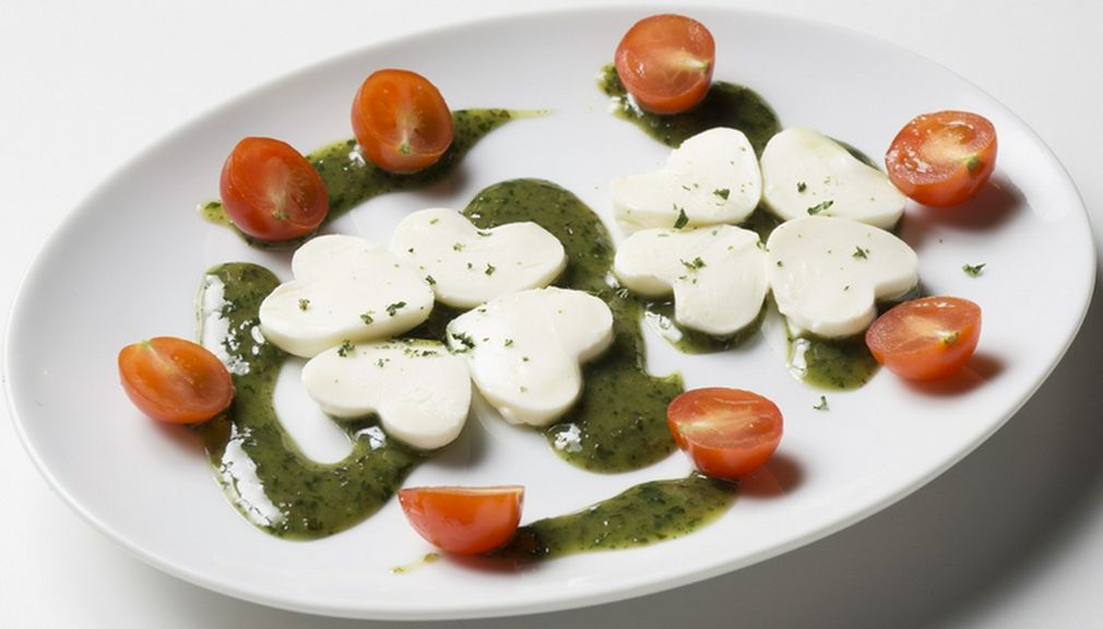 トマトとモッツァレラのカプレーゼ