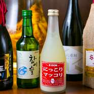 様々なコンクールで受賞している純米大吟醸『黒乃無』や『八重垣』など、地元姫路の蔵元「ヤエガキ酒造」の日本酒を揃えています。黒毛和牛の焼肉とともに、上質な日本酒が味わえます。