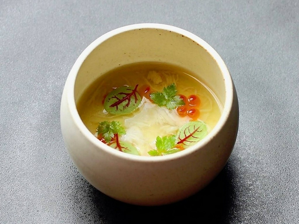 ご呈示のコースの中でもカジュアルながら、量もしっかりと満足できる普段使いにおすすめのコースです
