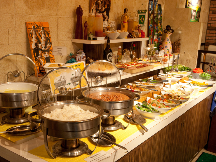 [มื้อเย็น] บุฟเฟต์ ราสโก้อบสดใหม่และอาหารบราซิลแบบบุฟเฟ่ต์
