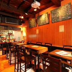 明るくカジュアルに楽しめる居心地のよい古民家バル