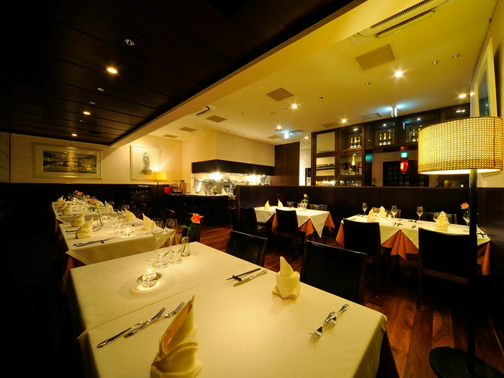 シックでモダン。とても落ち着ける雰囲気の店内