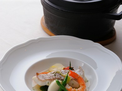 ストウブ鍋でつくるスープ仕立ての料理は女性に人気