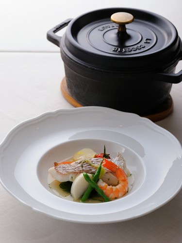 ストウブ鍋でつくるスープ仕立ての料理は女性に人気
