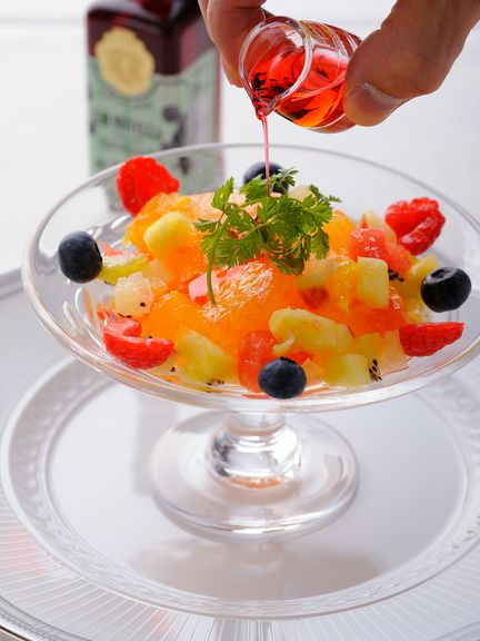 色とりどりのフルーツが、まるで宝石をちりばめたよう!