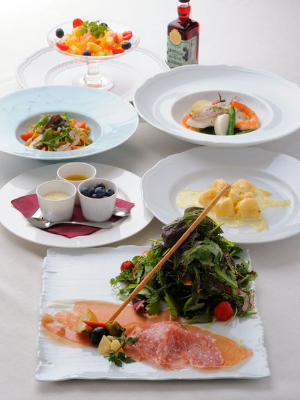 お誕生日や、大切な記念日などにデザートプレートをご用意