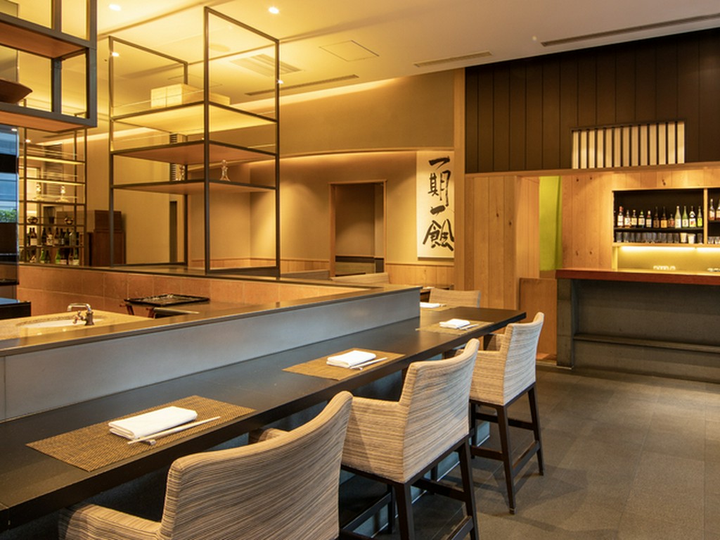 満ち足りた時間へといざなってくれるカウンター席