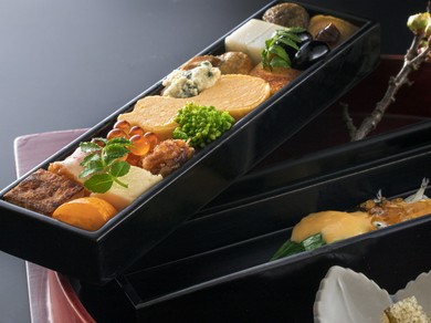 手間ひま掛けてつくられる料理を小箱へと納めた『文箱八寸』