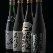 全国各地から取り揃えられる日本酒