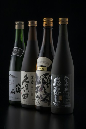 全国各地から取り揃えられる日本酒