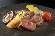 お魚料理、お肉料理のバランスが取れた、記念日や接待、会席におすすめのコース
