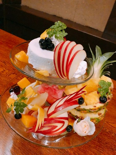 お祝い用のプレートも作ります。