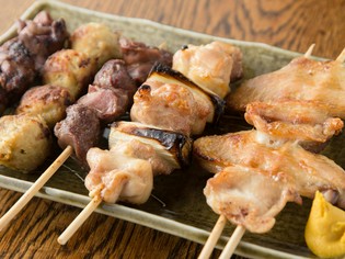 串焼きには鳥取県の地鶏「大山鶏」のもも肉を使用しています