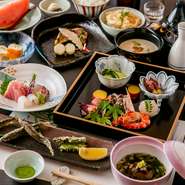 『懐石』は季節を感じさせる美しい盛り付け